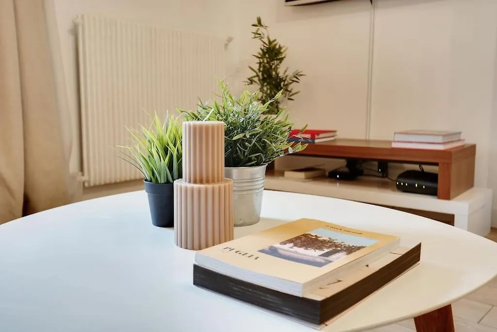 Charming Flat - Pere Lachaise Paris Apartment