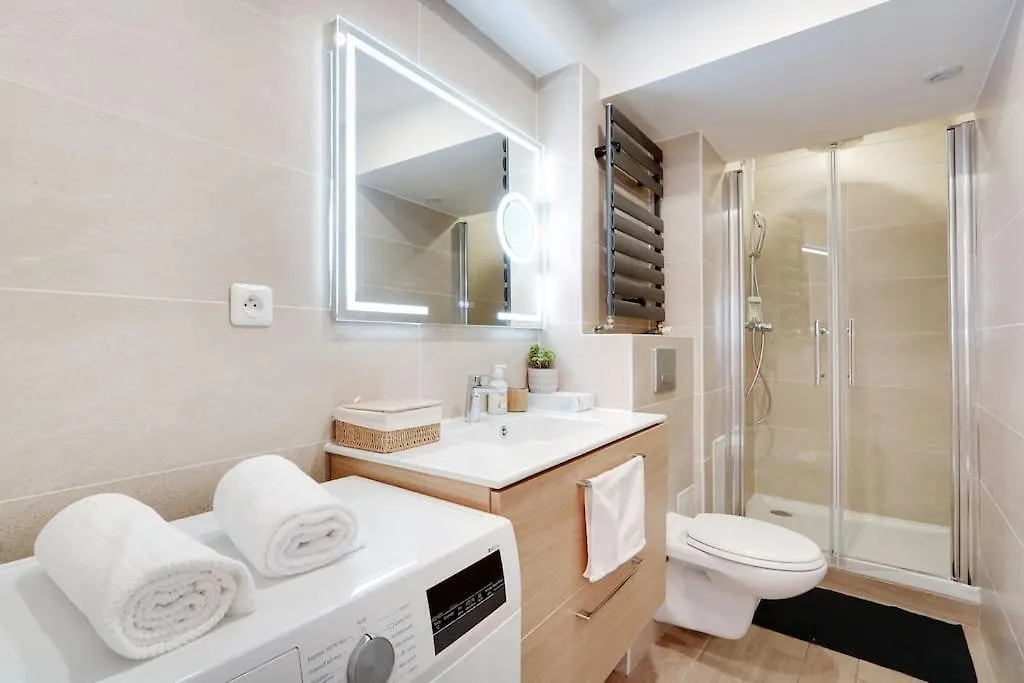 Charming Flat - Pere Lachaise Paris 0*,  France
